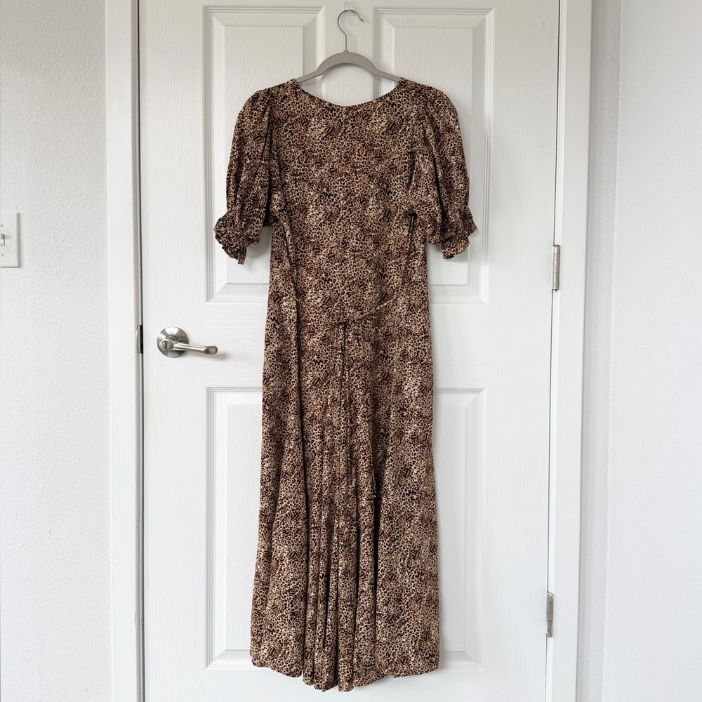 Faithfull the Brand Maggie Midi Dress in the Charlie Leopard Print - Picture 6 of 10